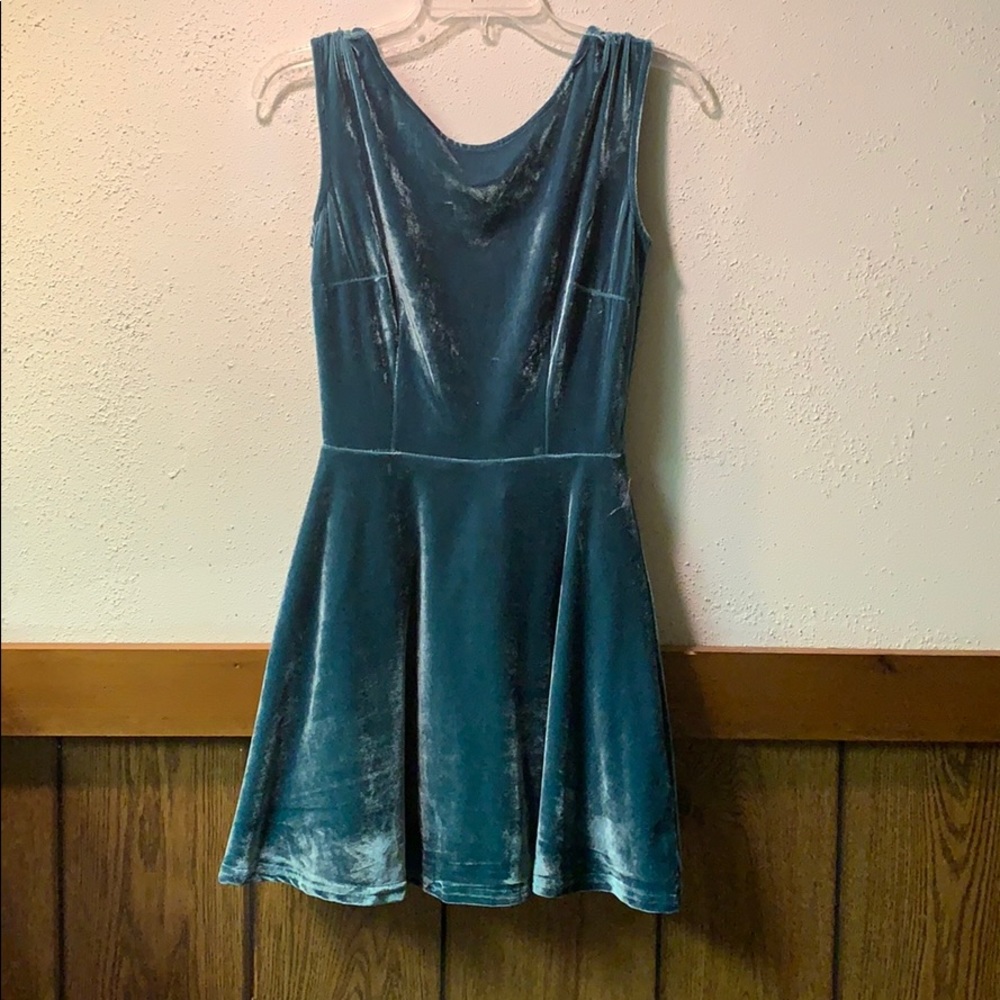 Sz S Tobi Teal Velvet Backless Mini Dress
